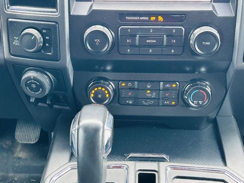 Used 2019 Ford F150 XLT w/ Equipment Group 302A Luxury AWD/4WD image 20