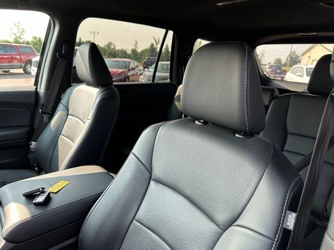 Used 2024 Honda Passport EX-L image 3