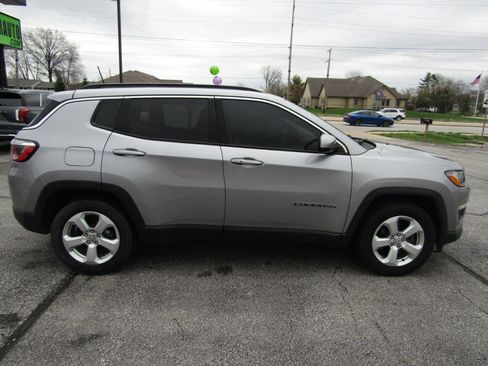 Used 2018 Jeep Compass Latitude w/ Popular Equipment Group FWD image 9