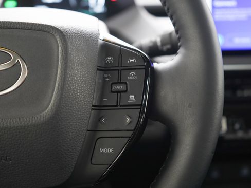 Used 2025 Toyota Prius AWD image 26