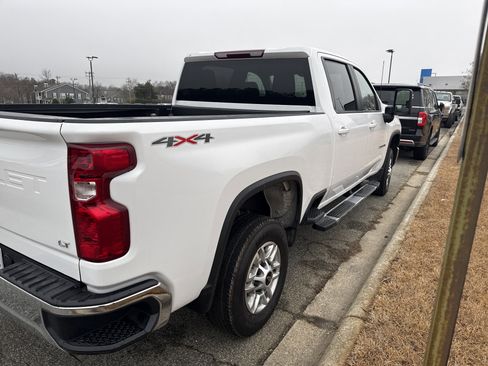 Certified 2025 Chevrolet Silverado 2500 LT w/ Convenience Package image 9