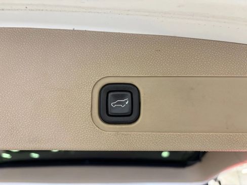 Used 2012 GMC Yukon XL Denali image 32