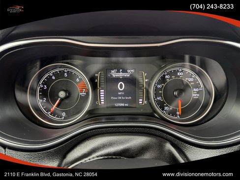 Used 2019 Jeep Cherokee Latitude Plus FWD image 9
