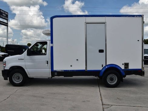 Used 2023 Ford E-350 and Econoline 350 Super Duty w/ Power Windows & Locks Group RWD image 4