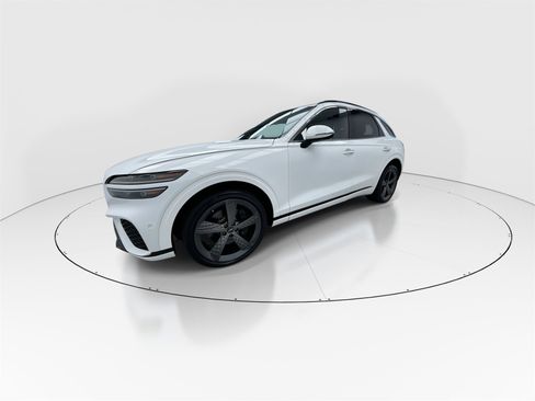 Used 2022 Genesis GV70 3.5T Sport w/ Sport Prestige Package image 2