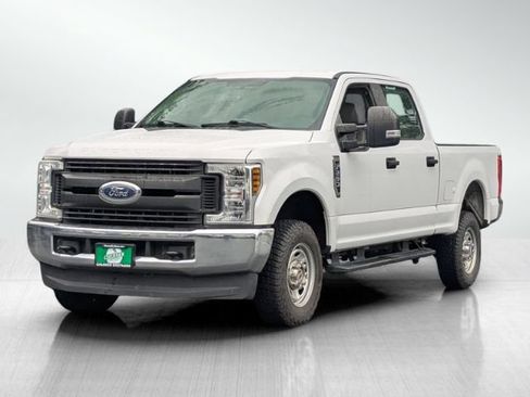 Used 2018 Ford F250 XL w/ Power Equipment Group AWD/4WD image 8