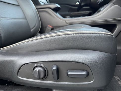 Used 2023 GMC Acadia Denali image 22