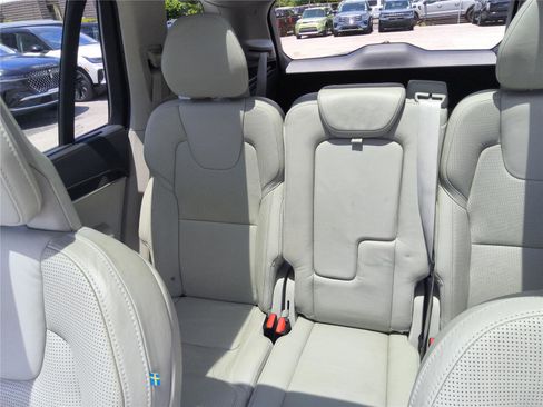 Used 2017 Volvo XC90 T8 Inscription w/ Vision Package AWD/4WD image 16