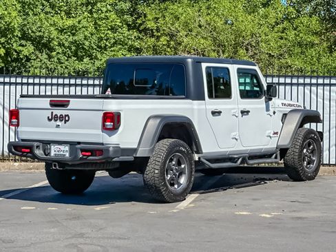 Used 2022 Jeep Gladiator Rubicon w/ Trailer Tow Package AWD/4WD image 3