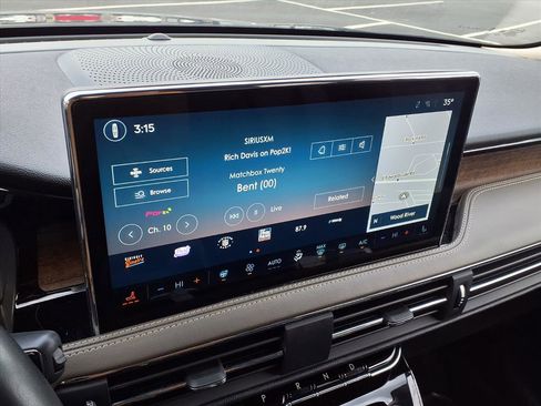 Used 2023 Lincoln Corsair Reserve w/ Equipment Group 201A image 6