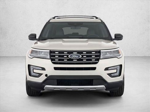 Used 2017 Ford Explorer XLT AWD/4WD image 2