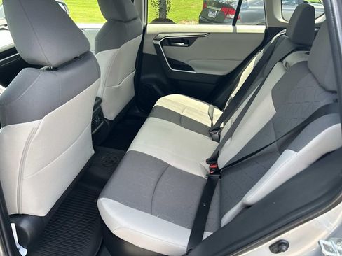 Used 2021 Toyota RAV4 XLE AWD/4WD image 25