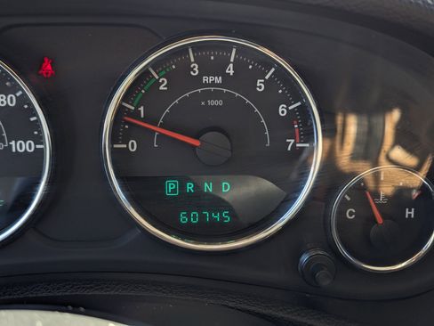 Used 2012 Jeep Wrangler Rubicon w/ Dual Top Group image 11