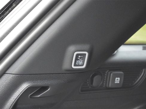 New 2025 Jeep Grand Cherokee Altitude image 34