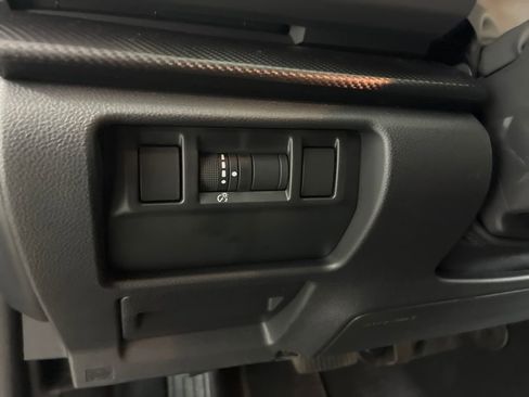 Used 2025 Subaru Crosstrek 2.0i Premium image 22