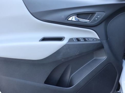 Used 2024 Chevrolet Equinox LS FWD image 12