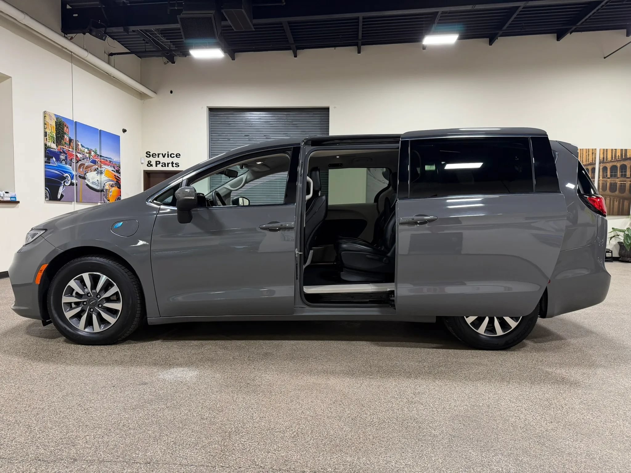 Used 2023 Chrysler Pacifica Touring-L FWD image 22