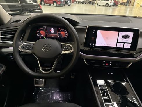 New 2026 Volkswagen Atlas Peak Edition AWD/4WD image 28