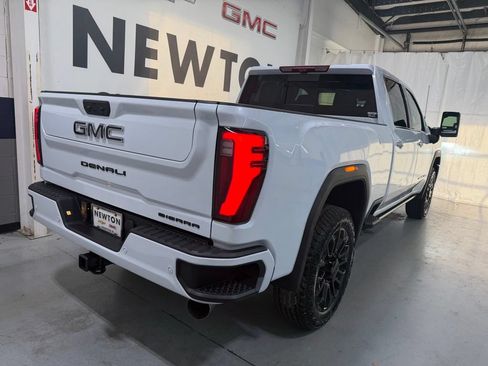 New 2026 GMC Sierra 2500 Denali w/ Denali Reserve Package AWD/4WD image 32