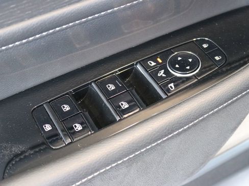 Certified 2025 INFINITI QX80 Sensory image 14