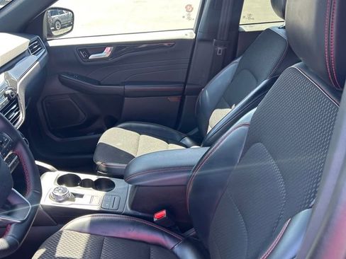 Used 2025 Ford Escape ST-Line image 18