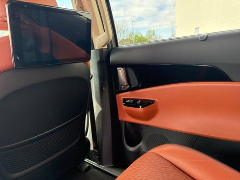 Used 2023 Kia Carnival SX Prestige FWD image 22