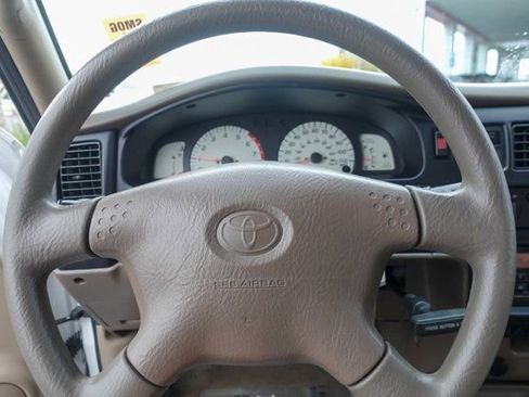 Used 2002 Toyota Tacoma 2WD Xtracab image 11