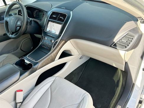 Used 2018 Lincoln MKX Reserve w/ Lincoln MKX Climate Package image 30