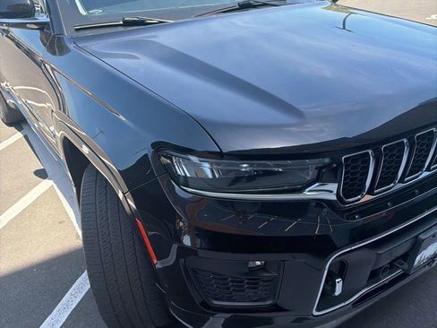 Used 2021 Jeep Grand Cherokee L Overland w/ Luxury Tech Group IV image 3