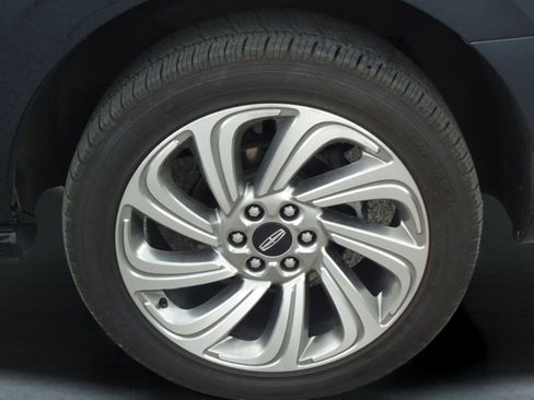 Certified 2024 Lincoln Navigator Reserve AWD/4WD image 9