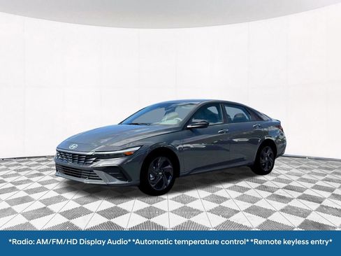 New 2026 Hyundai Elantra Sport image 2