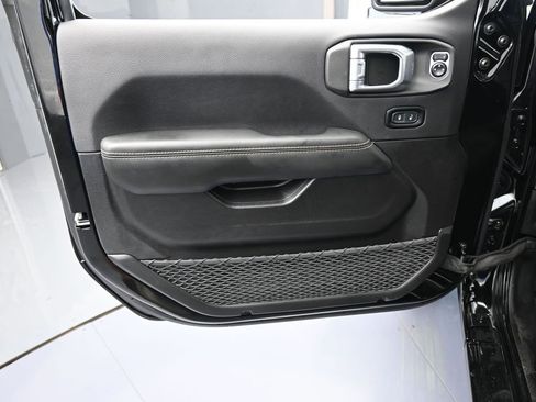 Used 2024 Jeep Gladiator Sport w/ Premium Package image 12