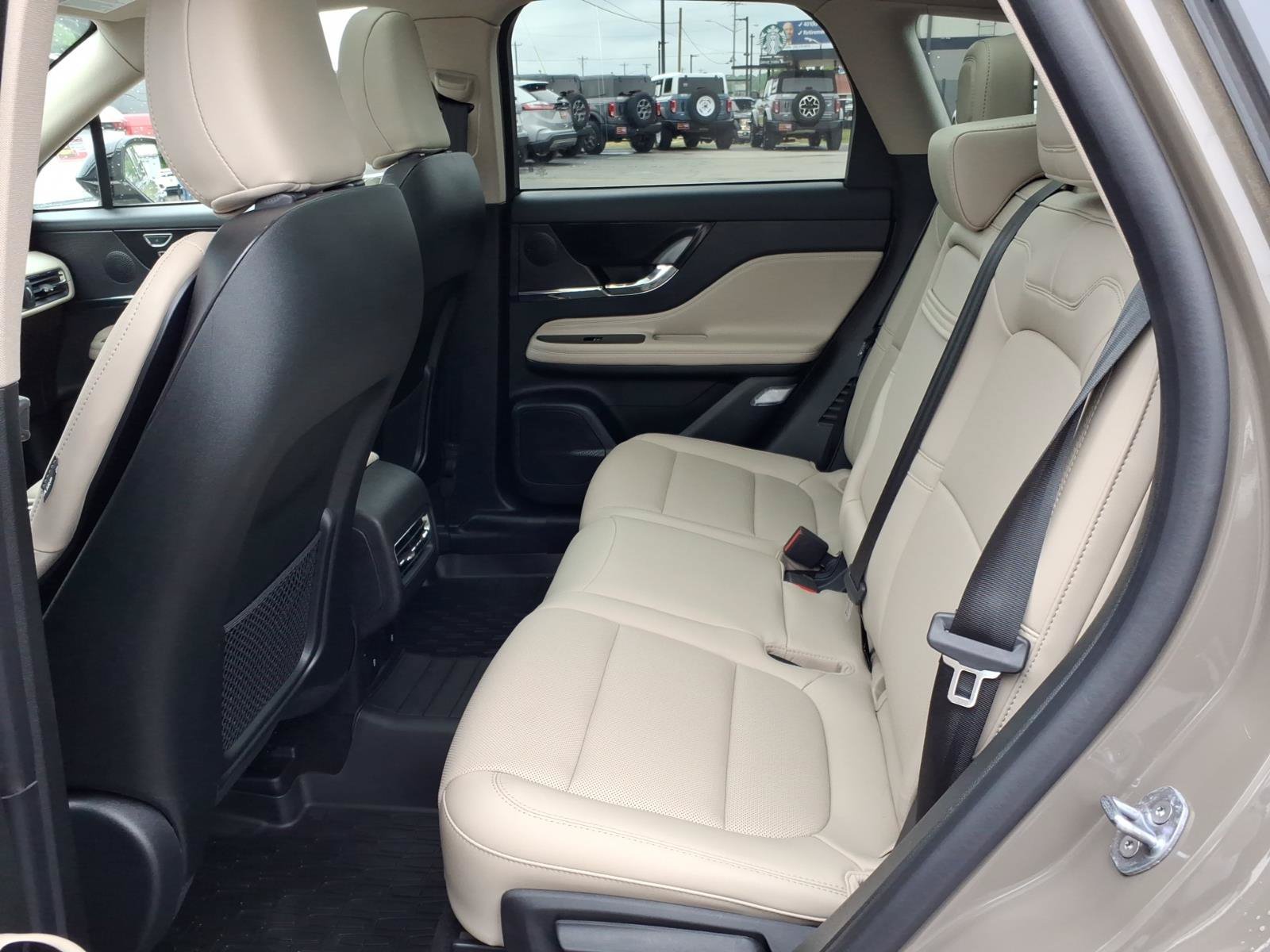 Used 2025 Lincoln Corsair AWD w/ Equipment Group 101A image 11