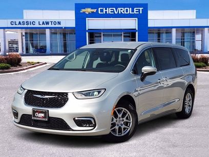 Used 2023 Chrysler Pacifica Touring-L