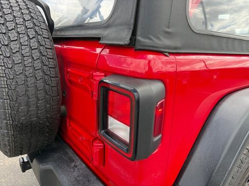 Used 2018 Jeep Wrangler Unlimited Sport AWD/4WD image 30