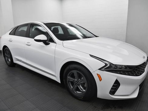 Used 2022 Kia K5 LX image 1