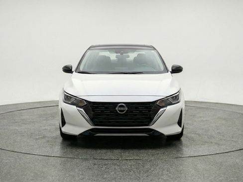 Used 2025 Nissan Sentra SV FWD image 2