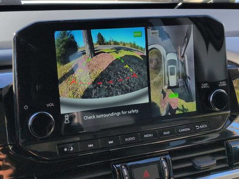 Used 2022 Nissan Pathfinder SL image 30