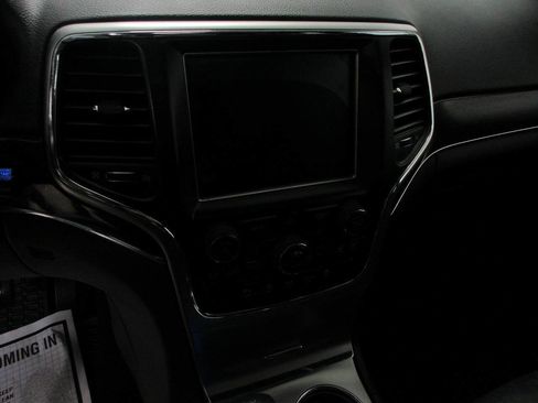 Used 2018 Jeep Grand Cherokee Limited AWD/4WD image 26