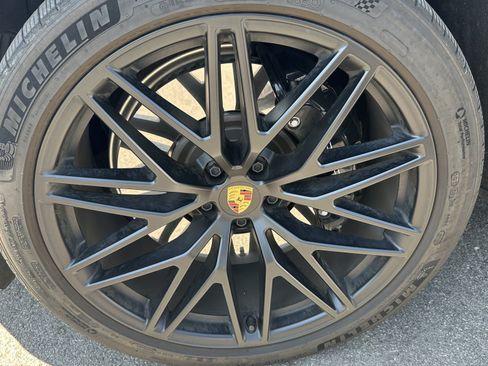Used 2024 Porsche Macan GTS AWD/4WD image 12