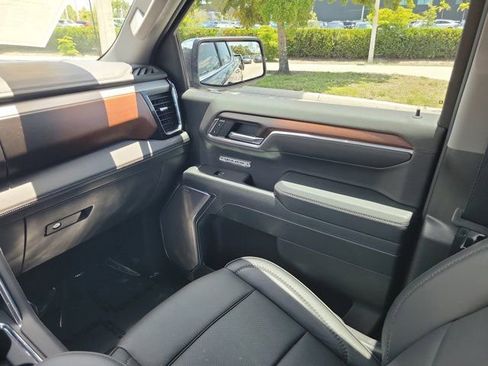 Used 2025 GMC Sierra 1500 Denali w/ Denali Reserve Package AWD/4WD image 16