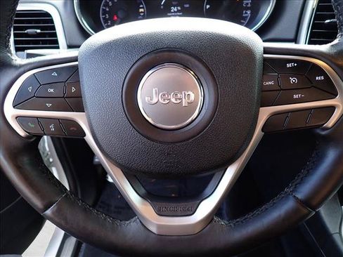 Used 2018 Jeep Grand Cherokee Limited AWD/4WD image 18