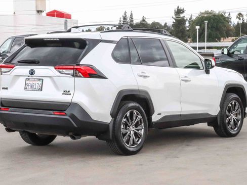 Used 2023 Toyota RAV4 XLE Premium AWD/4WD image 7