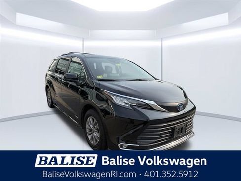 Used 2021 Toyota Sienna XLE w/ XLE Plus Package AWD/4WD image 1