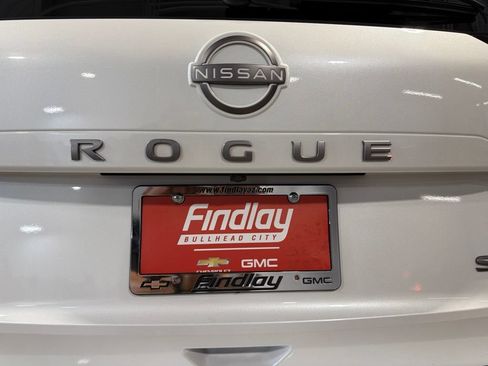 Used 2024 Nissan Rogue SV FWD image 6