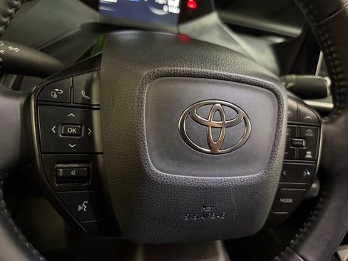 Used 2023 Toyota Prius LE AWD/4WD image 18
