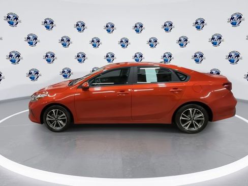 Certified 2022 Kia Forte LXS image 6