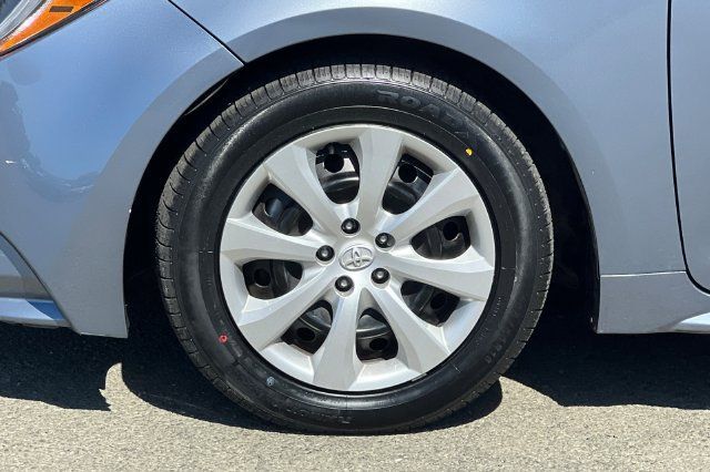 Used 2025 Toyota Corolla LE FWD image 28