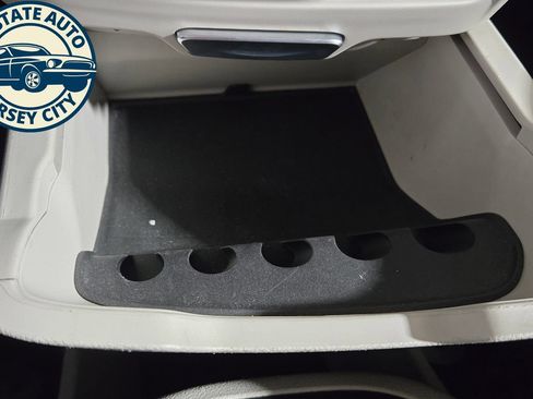 Used 2024 Chrysler Pacifica Limited FWD image 23