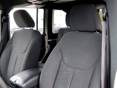 Used 2018 Jeep Wrangler Unlimited Sport S image 11